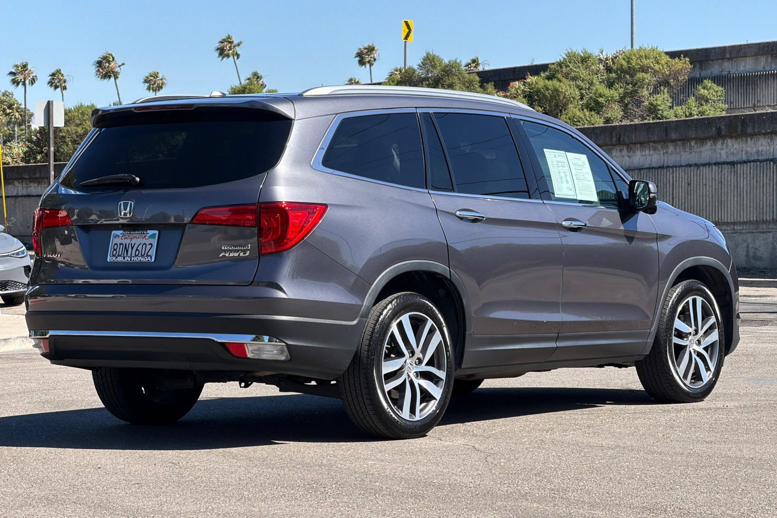 Used 2018 Honda Pilot Touring image 4