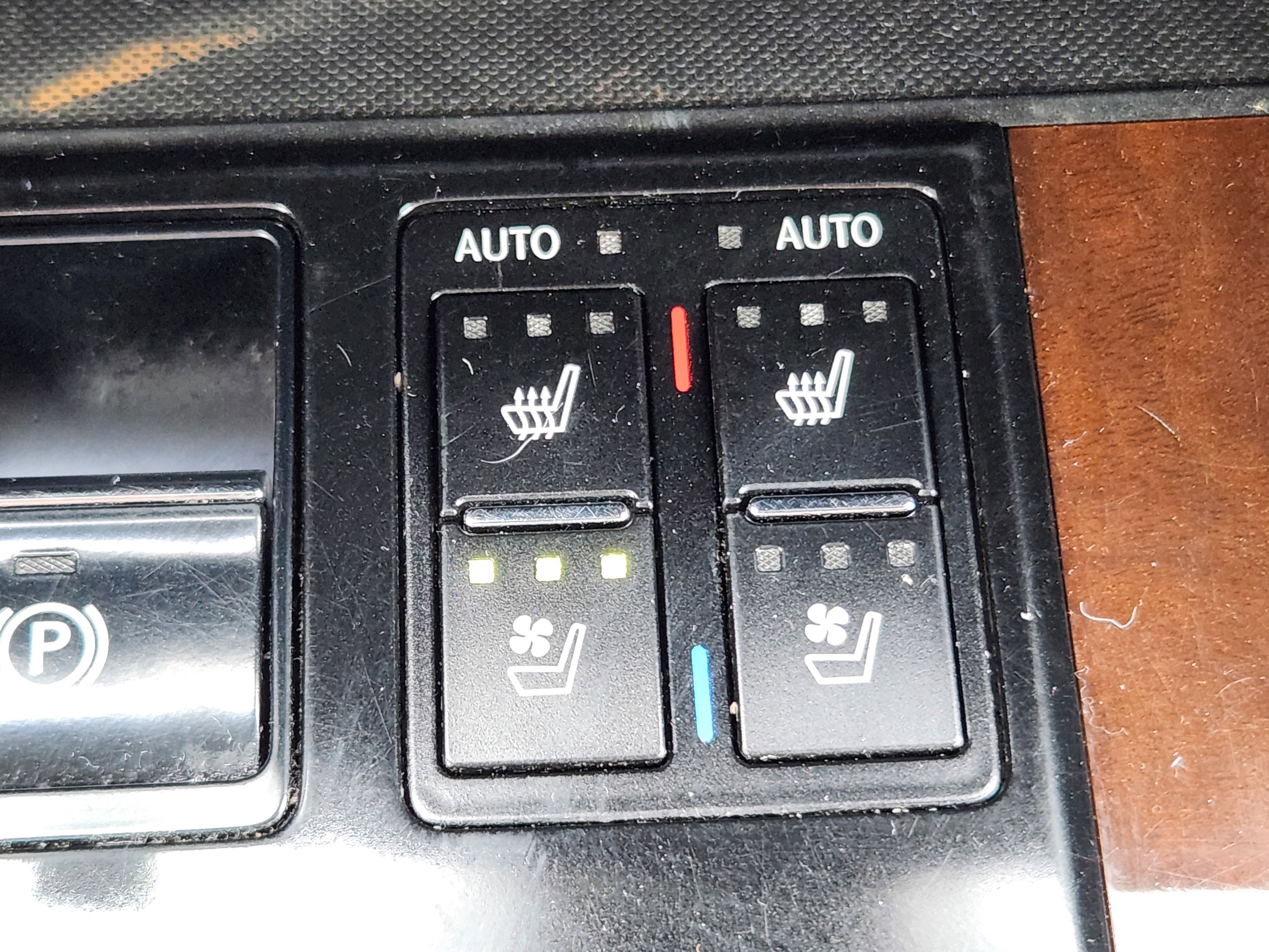 Used 2017 Lexus RX 450h AWD image 28