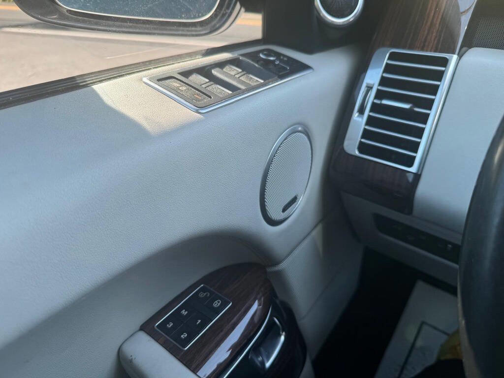 Used 2015 Land Rover Range Rover Supercharged image 40