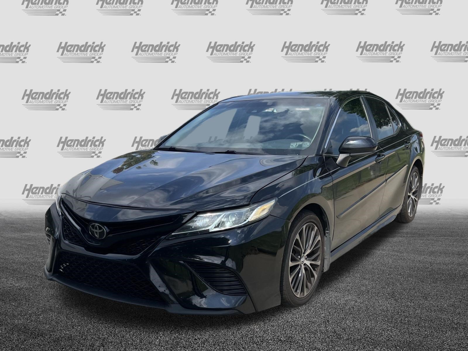 Used 2019 Toyota Camry SE FWD image 5