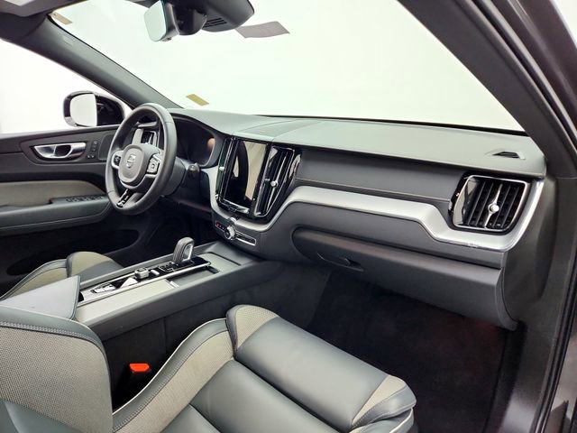 Used 2022 Volvo XC60 B6 R-Design w/ Advanced Package image 13