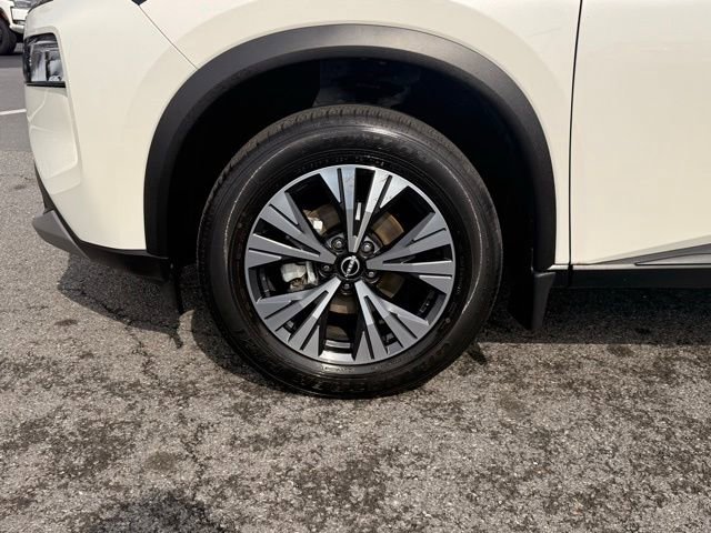 Certified 2023 Nissan Rogue SV image 9