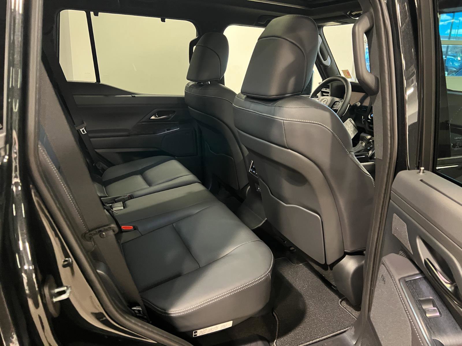 Used 2026 Lexus GX 550 w/ Cold Area Package image 39