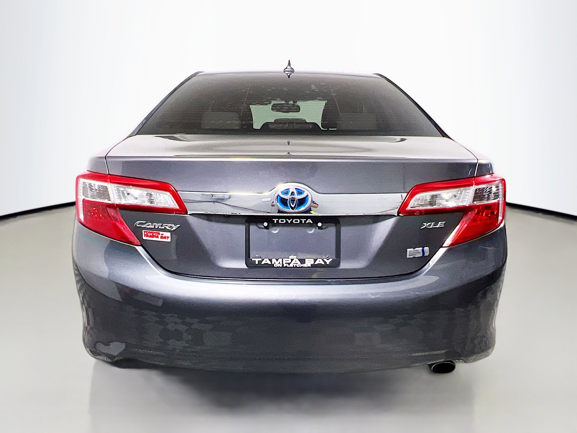 Used 2014 Toyota Camry XLE w/ Leather Package FWD image 6