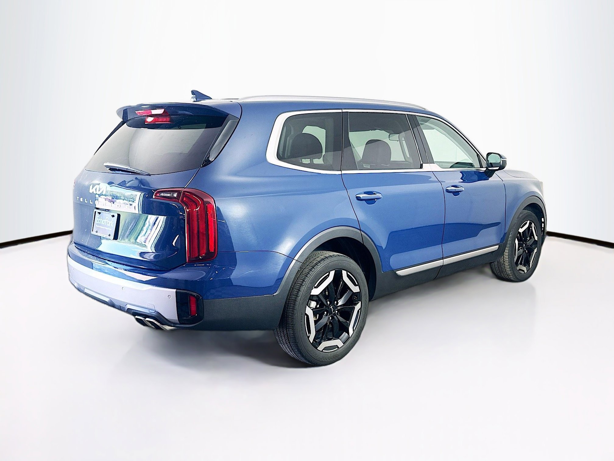Used 2025 Kia Telluride S FWD image 9