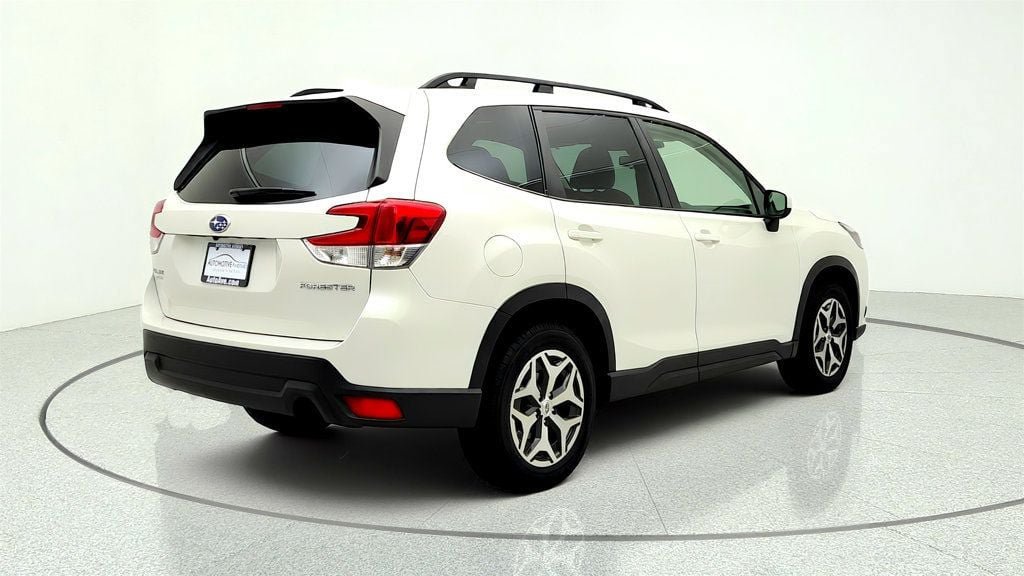 Used 2022 Subaru Forester Premium AWD/4WD image 5