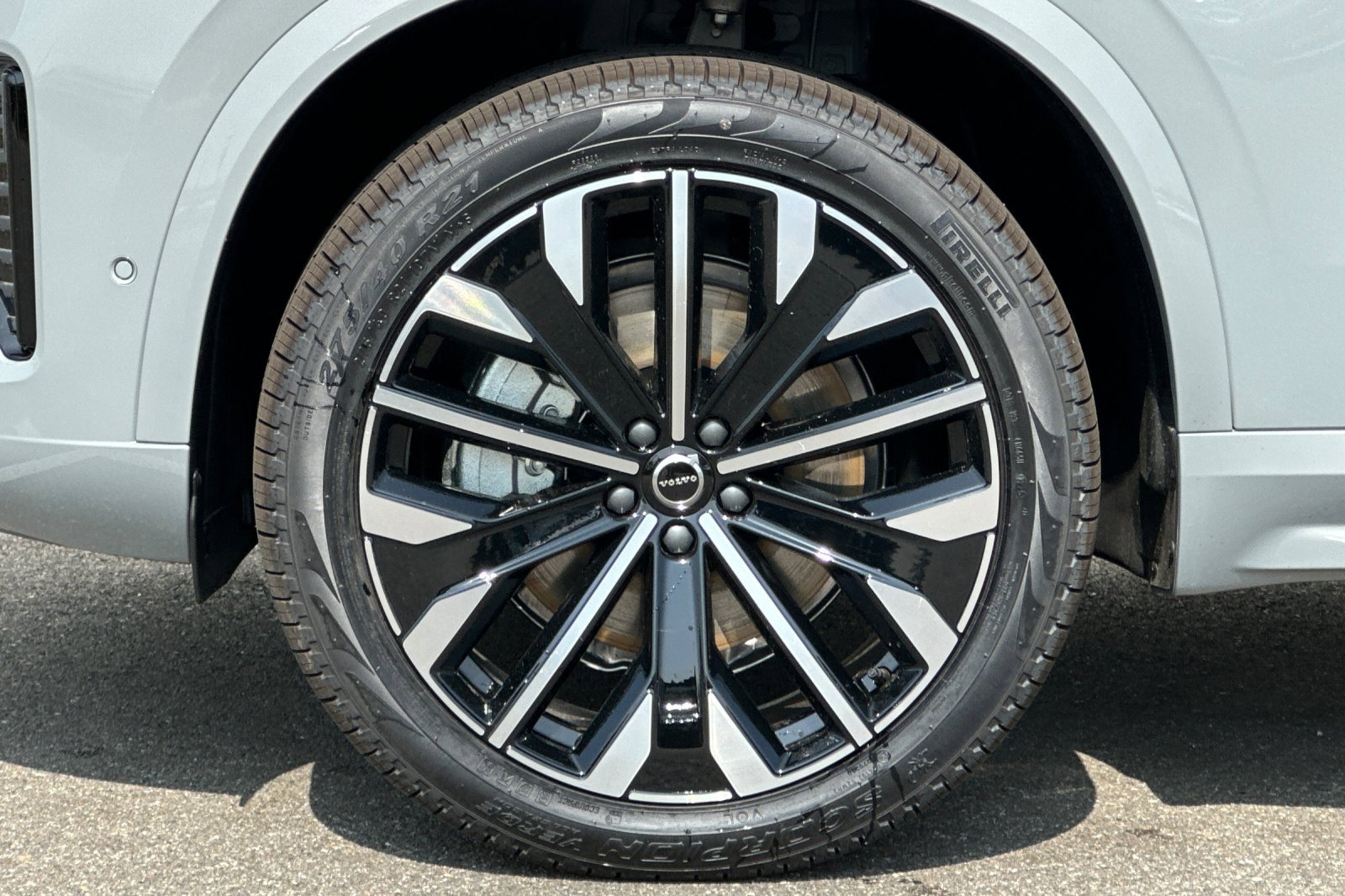 New 2026 Volvo XC90 B6 Ultra w/ Protection Package image 34
