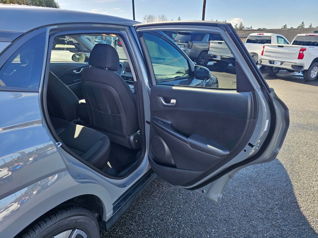 Used 2023 Hyundai Kona SE image 24