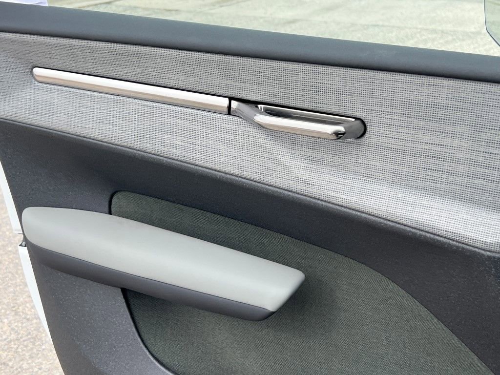 New 2026 Volvo EX30 Plus w/ Climate Package image 27