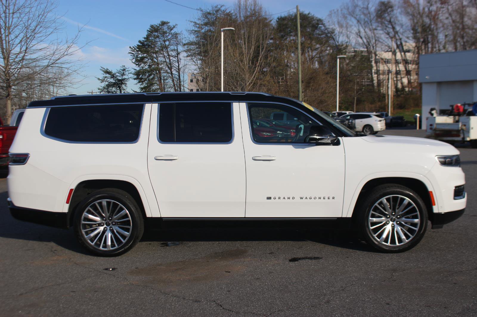 Used 2024 Jeep Grand Wagoneer L Series III image 8