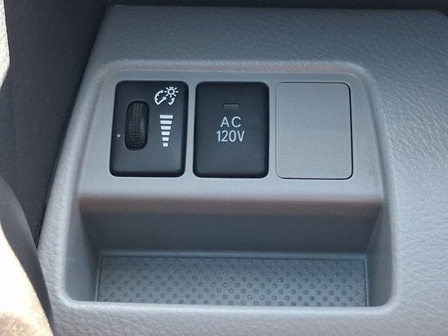 Used 2010 Toyota RAV4 Limited AWD/4WD image 22