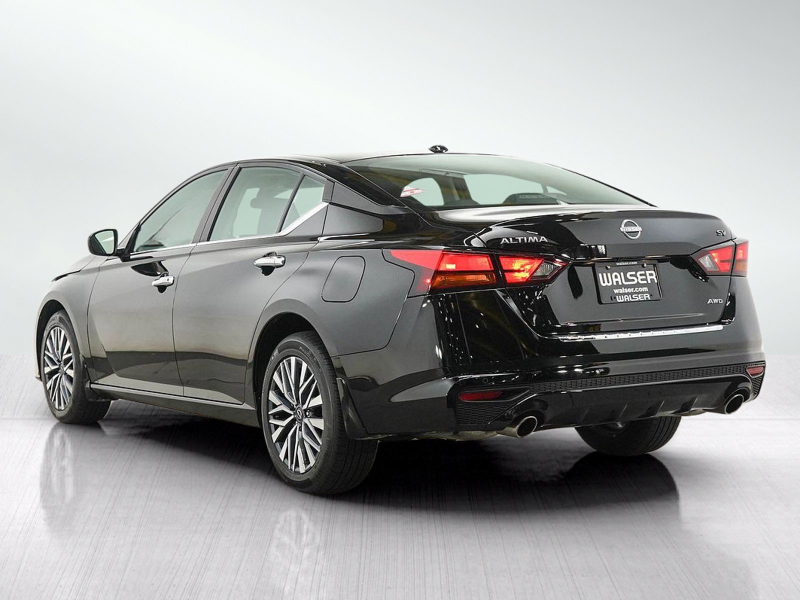 Used 2023 Nissan Altima 2.5 SV w/ SV Premium Package AWD/4WD image 3