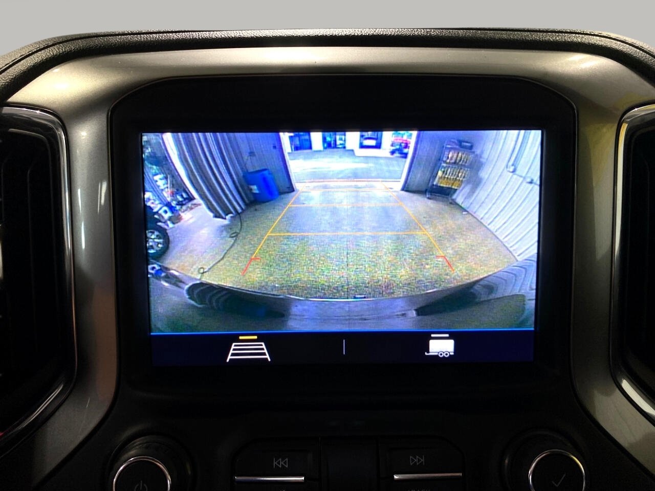 Used 2022 Chevrolet Silverado 1500 LT w/ Z71 Off-Road Package image 13