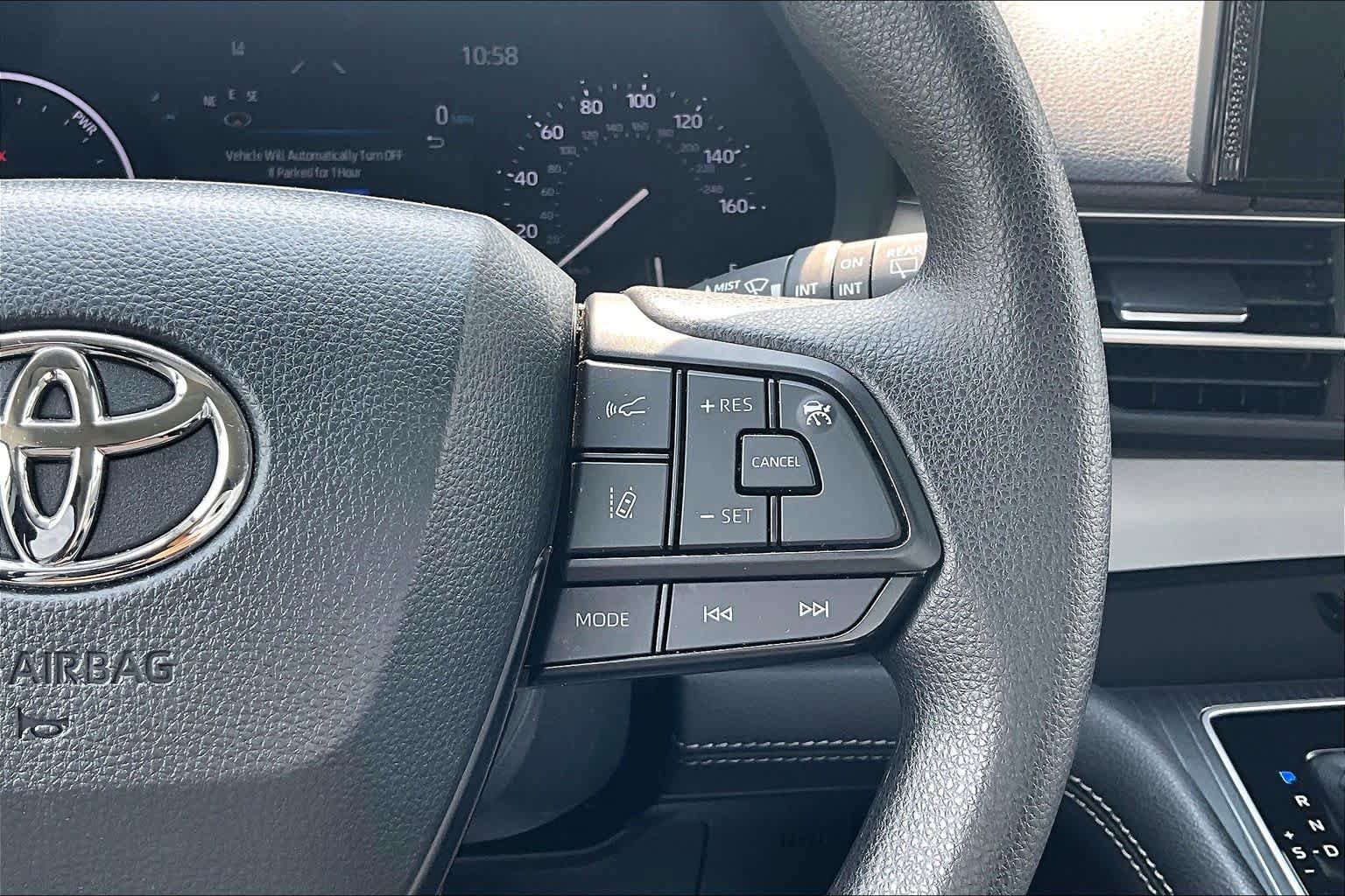 Used 2026 Toyota Sienna LE FWD image 24