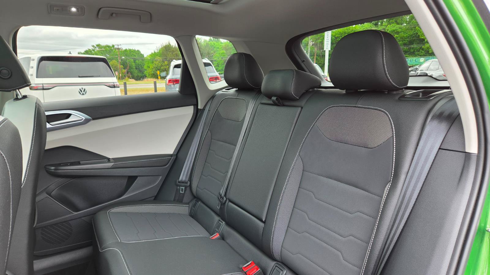 Certified 2025 Volkswagen Taos SE w/ Panoramic Sunroof Package FWD image 42