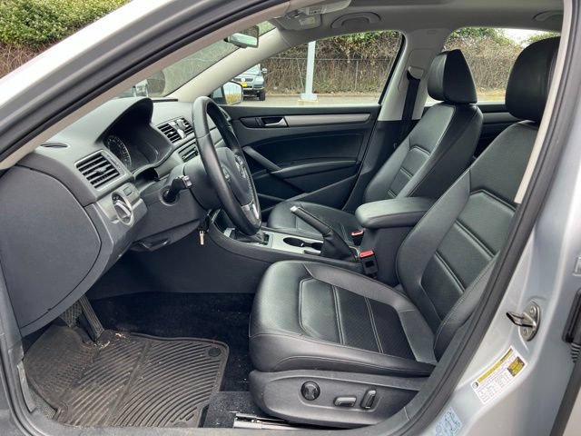 Used 2014 Volkswagen Passat TDI SE FWD image 12