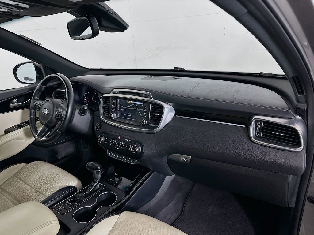 Used 2017 Kia Sorento SX image 31