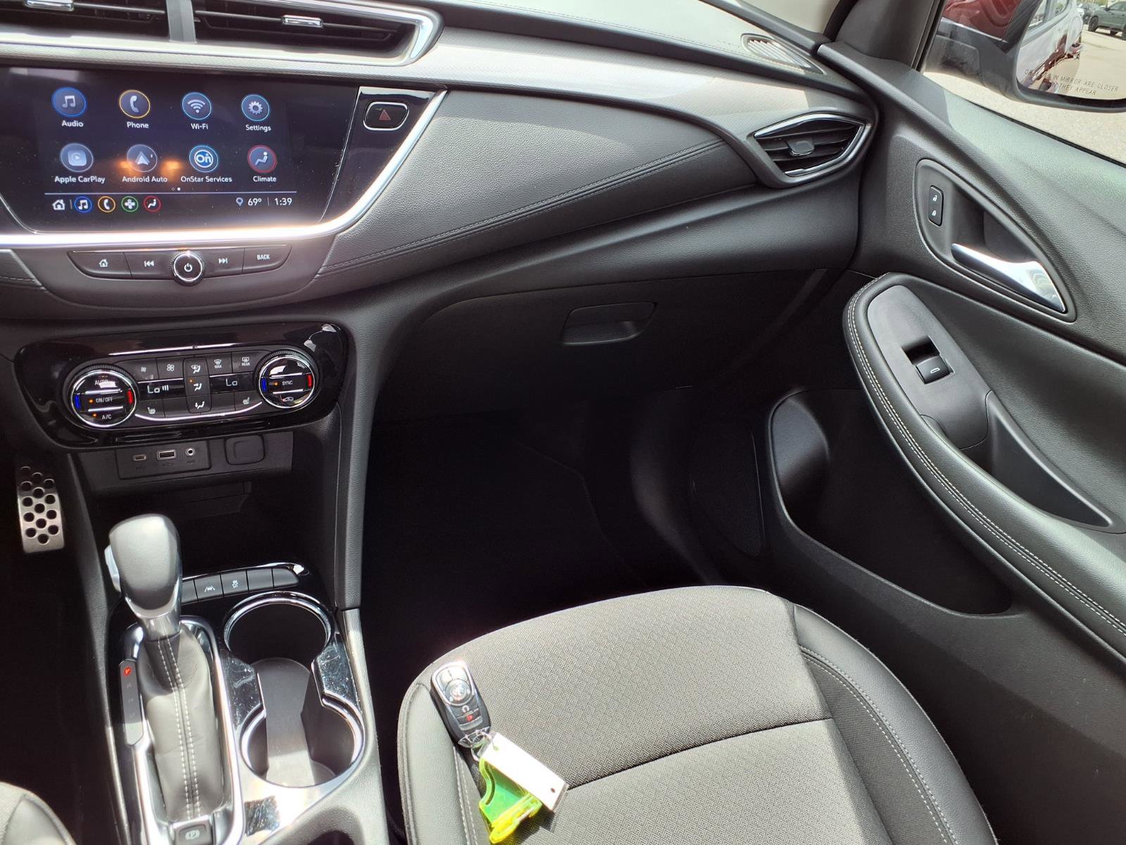 Used 2023 Buick Encore GX Select w/ Sport Touring Package image 4