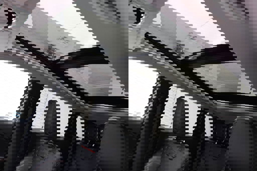 Used 2021 Jeep Cherokee Trailhawk w/ Sun, Sound & Nav Group image 17