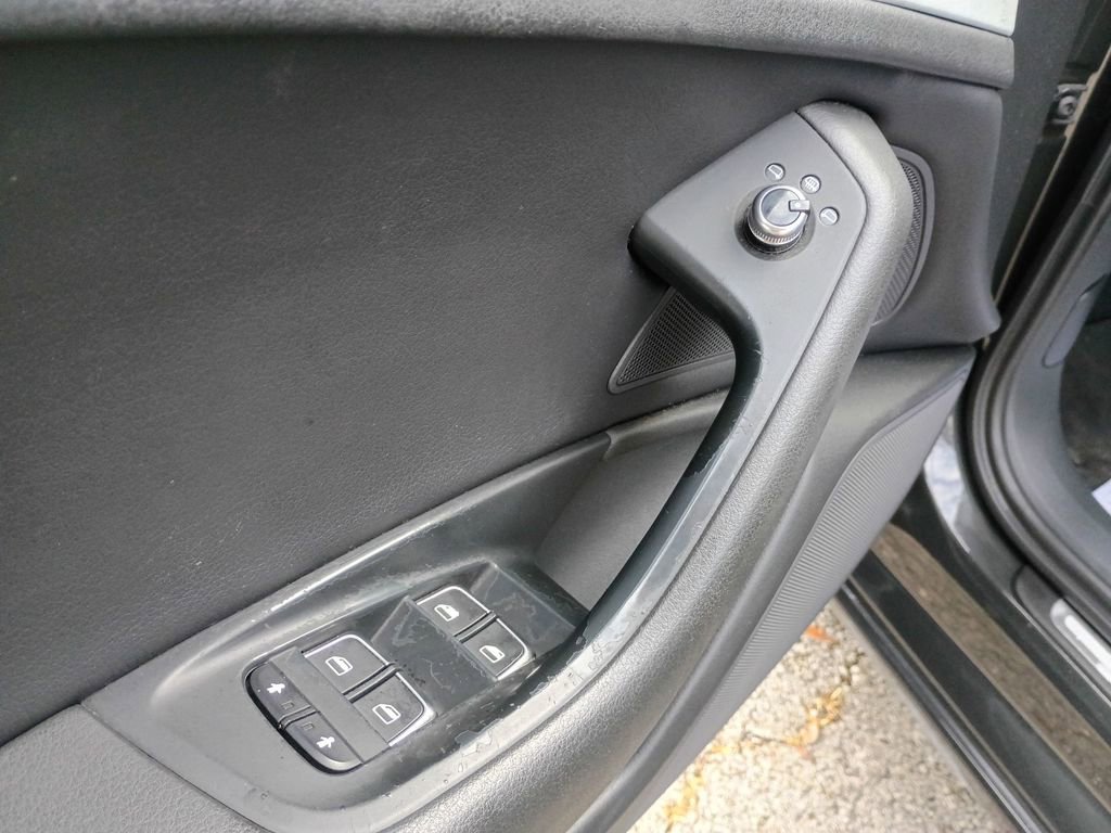 Used 2012 Audi A6 3.0T Premium image 11