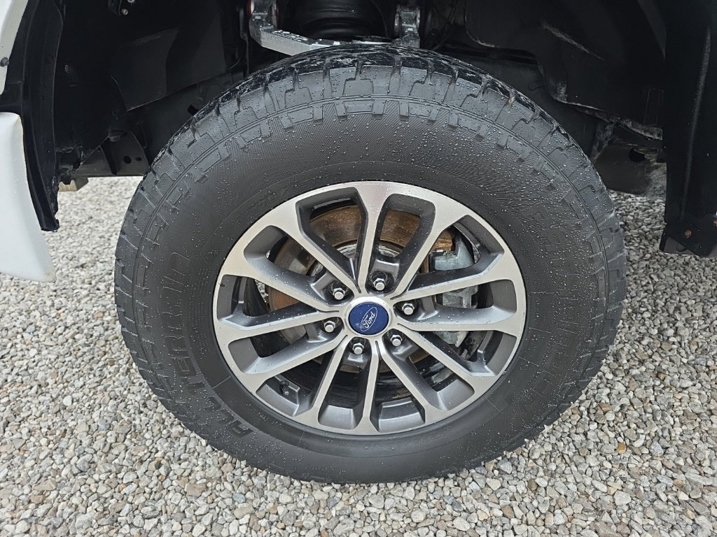 Used 2015 Ford F150 XL w/ Equipment Group 101A Mid AWD/4WD image 9