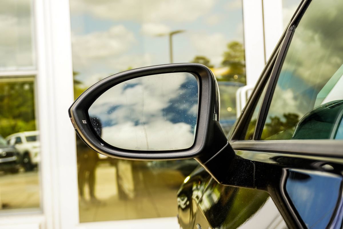 Used 2025 Volkswagen Golf R Black Edition image 12