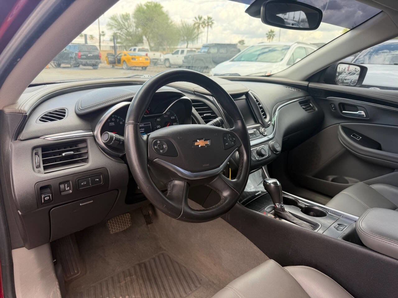 Used 2017 Chevrolet Impala LT w/ Convenience Package image 25