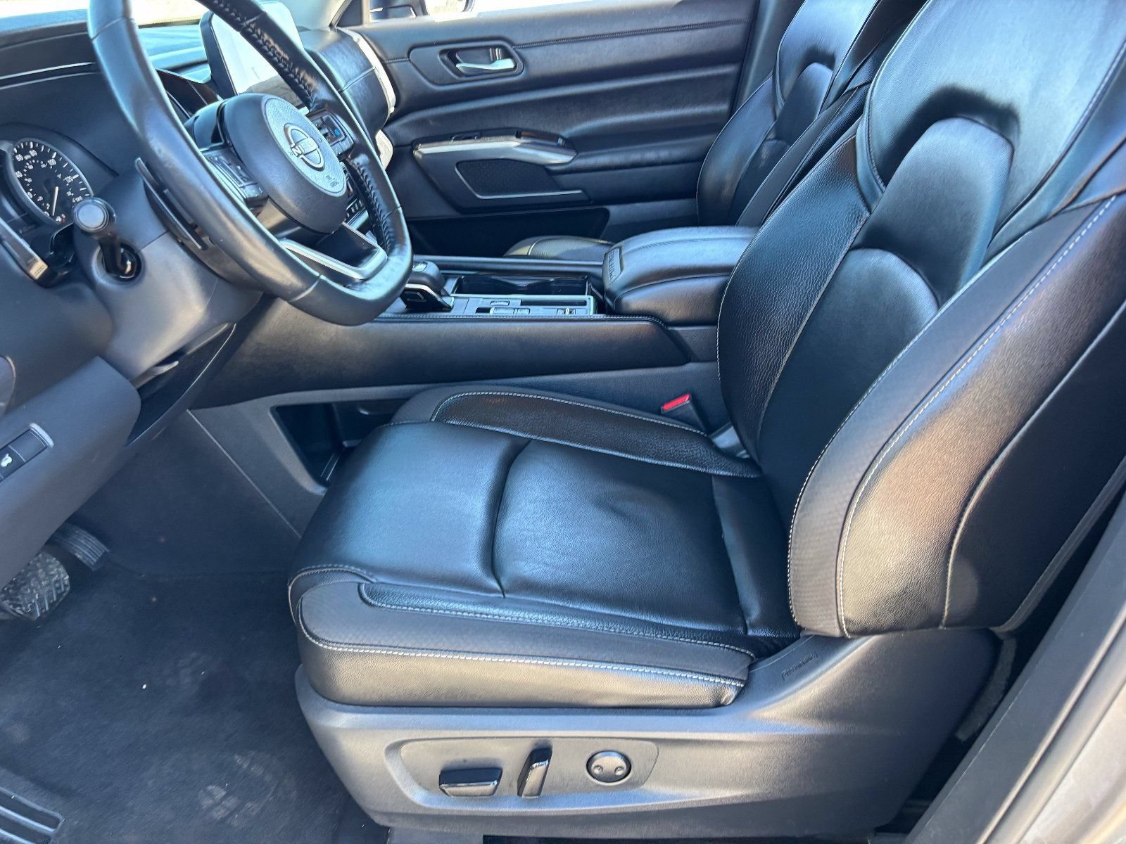 Certified 2023 Nissan Pathfinder SL FWD image 20