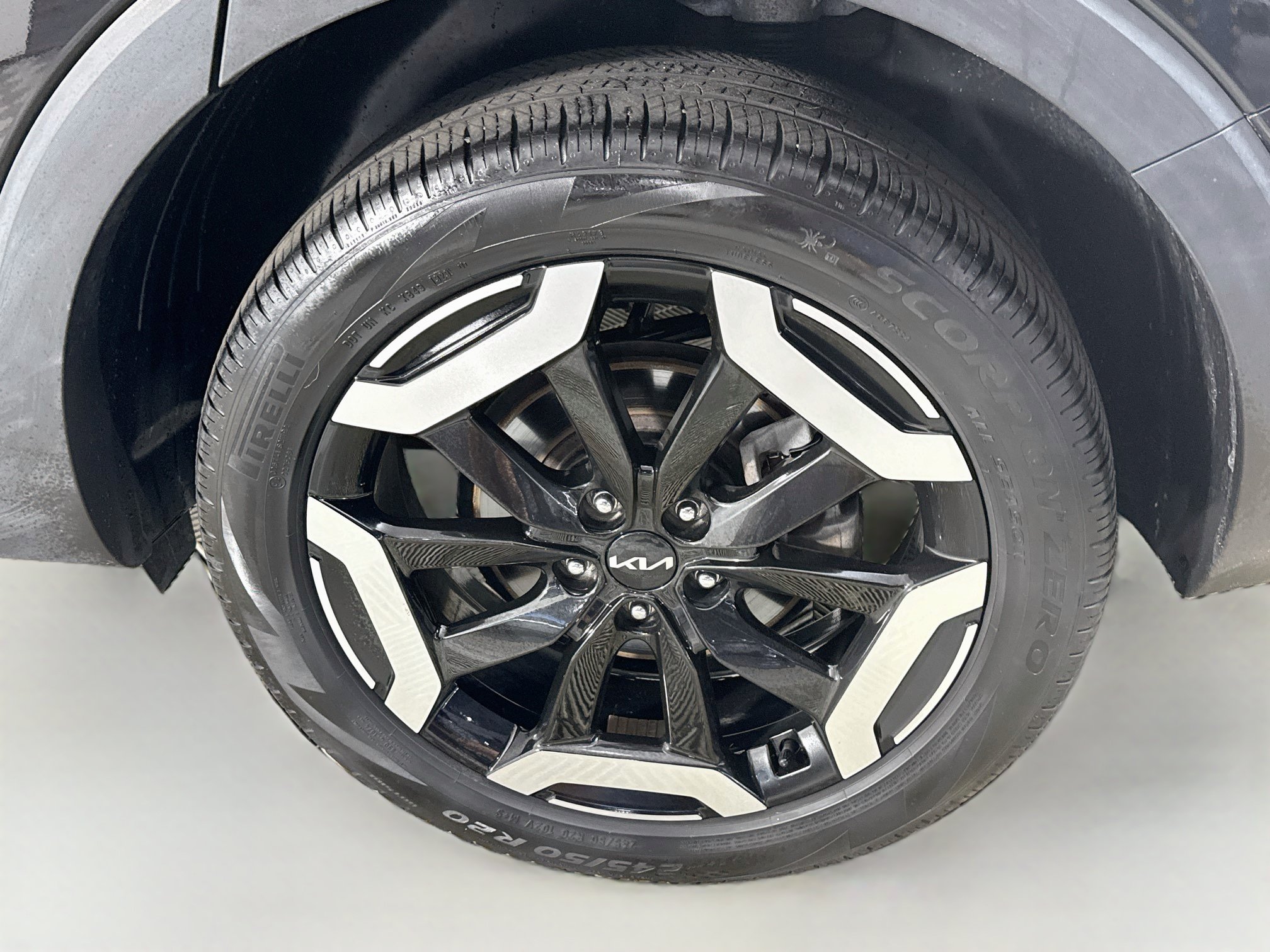 Used 2024 Kia Telluride EX w/ EX Captain's Chair Package FWD image 37