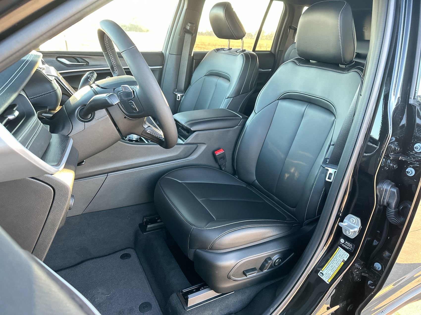 New 2025 Jeep Grand Cherokee Limited w/ Black Appearance Package RWD image 11