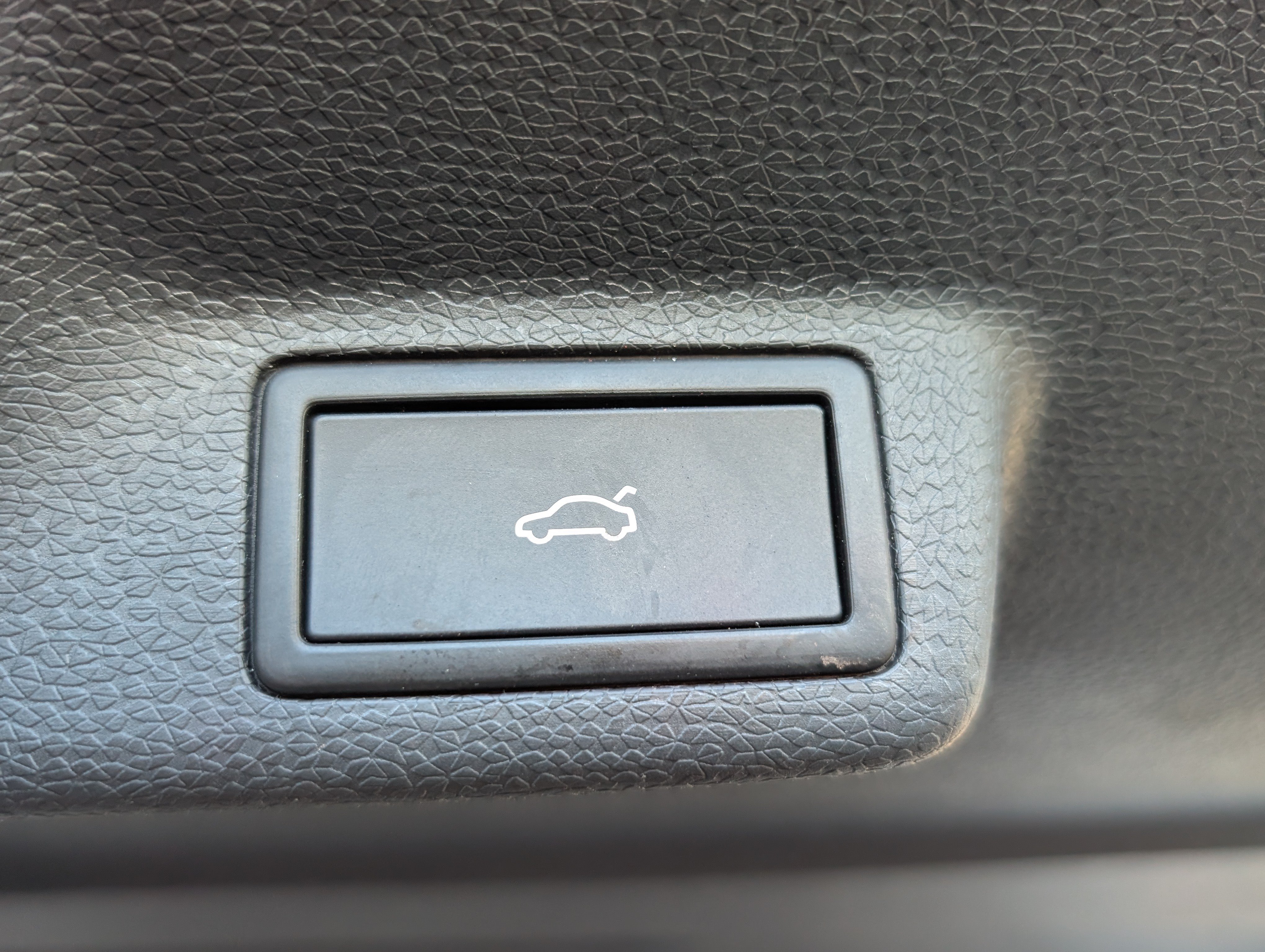 Used 2025 Volkswagen ID. Buzz Pro S Plus RWD image 14