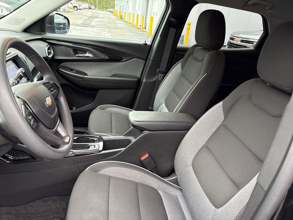 Certified 2023 Chevrolet TrailBlazer LT w/ Convenience Package AWD/4WD image 9