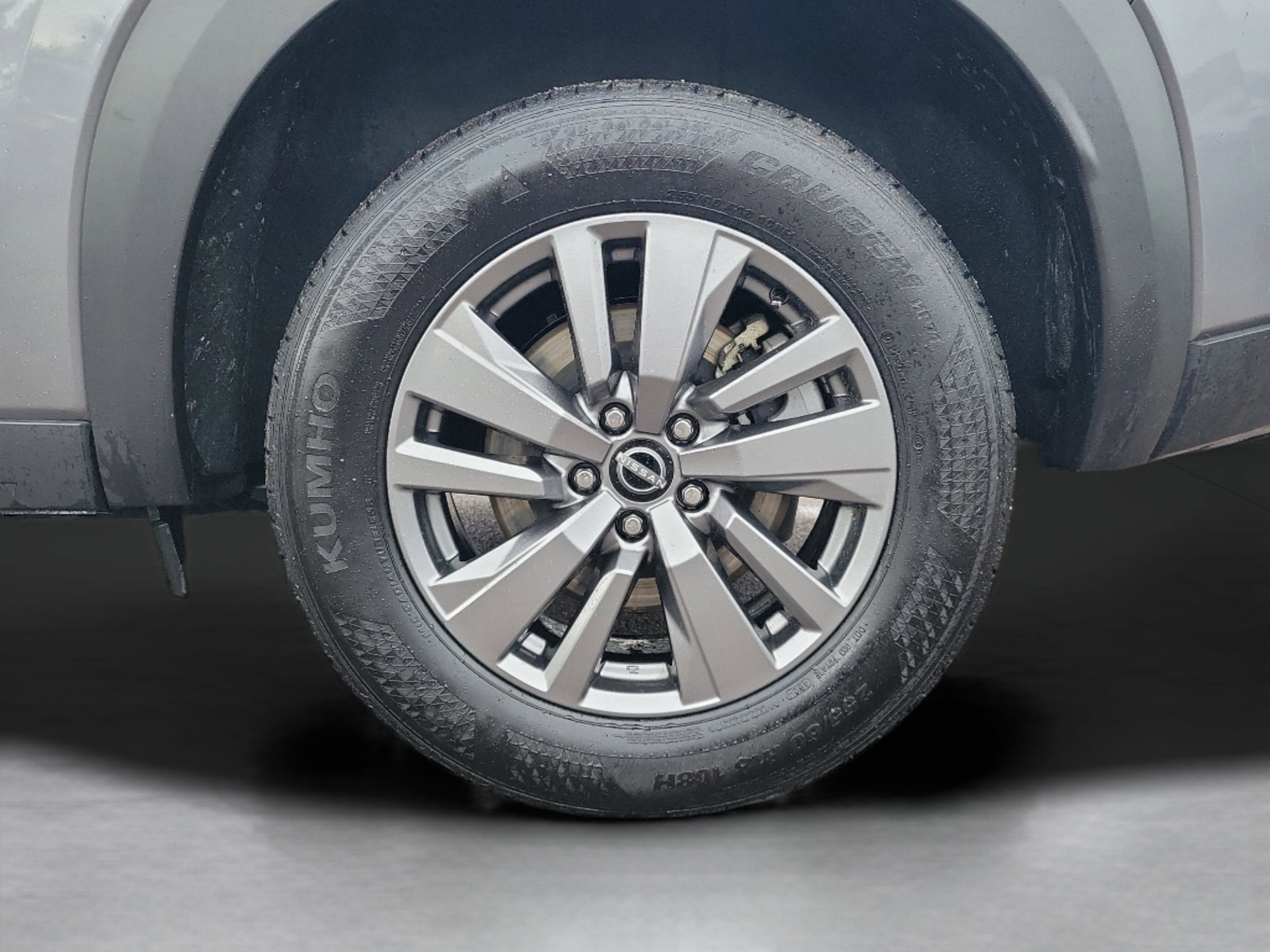 Certified 2025 Nissan Pathfinder SV image 7