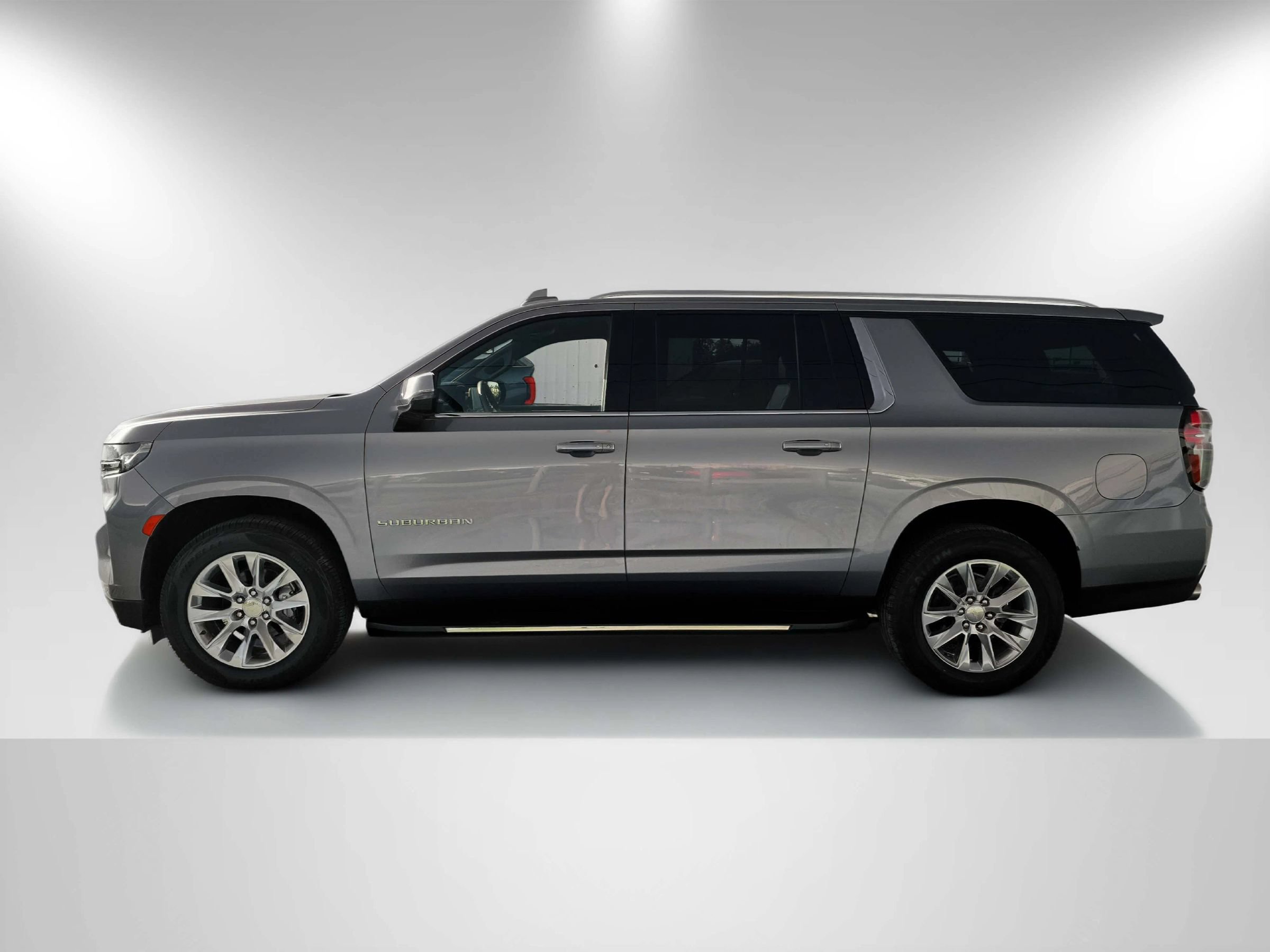 Used 2022 Chevrolet Suburban Premier RWD image 8