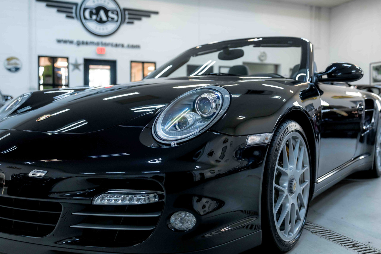 Used 2011 Porsche 911 Turbo S image 16