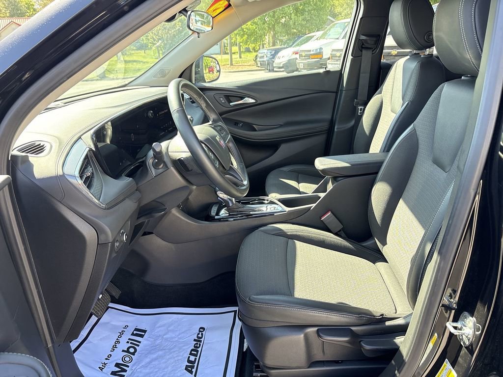 Used 2025 Buick Encore GX Preferred FWD image 19