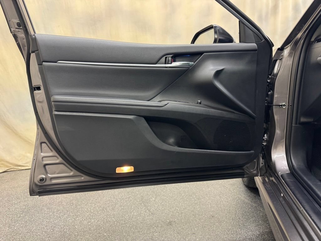 Used 2024 Toyota Camry XSE FWD image 12