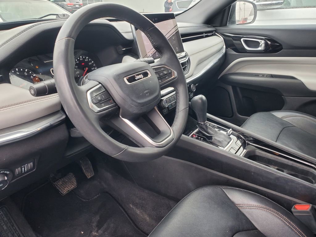 Used 2023 Jeep Compass Limited image 18