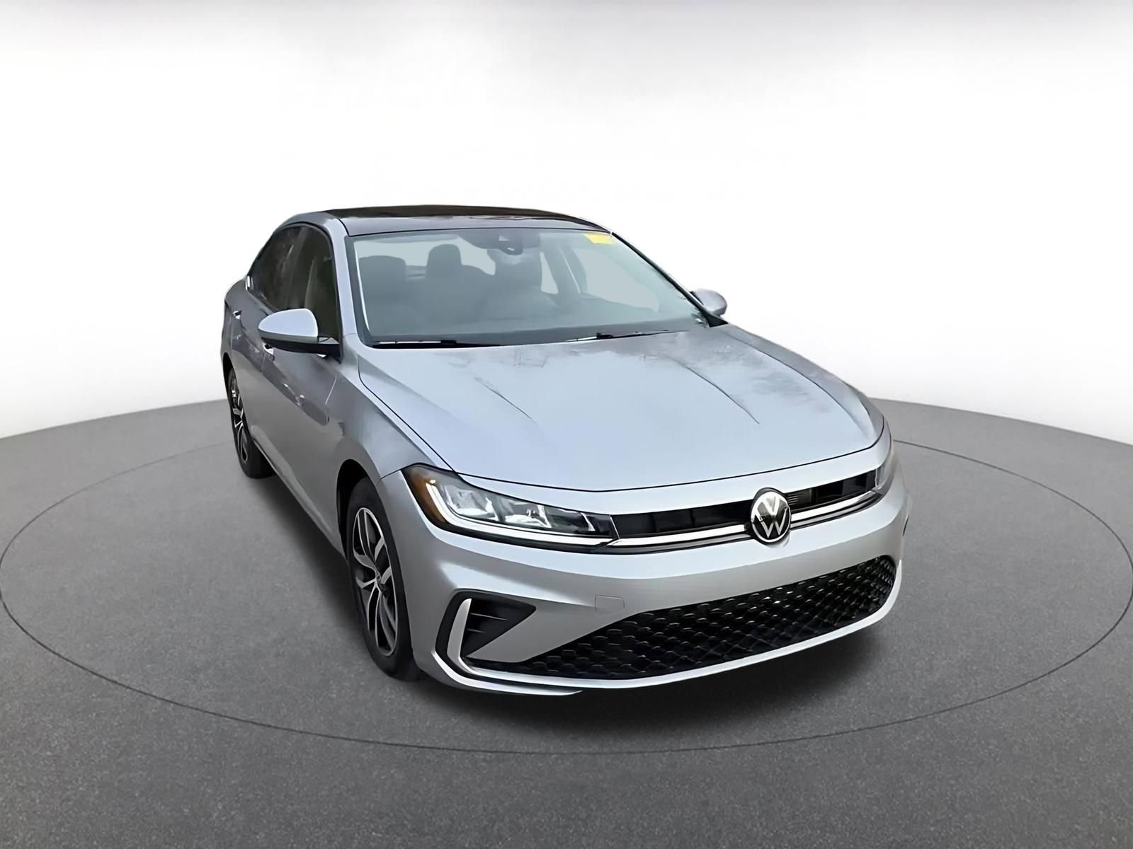 Used 2025 Volkswagen Jetta SE image 3