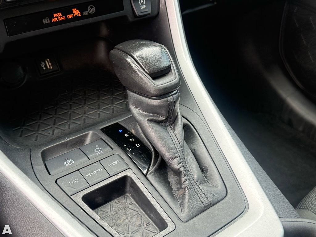 Used 2024 Toyota RAV4 LE image 24
