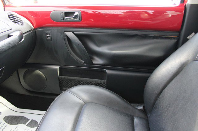 Used 2008 Volkswagen Beetle S FWD image 10