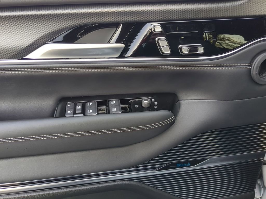 New 2026 Jeep Grand Wagoneer Summit image 14