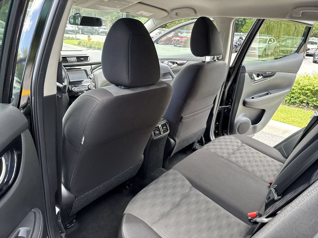 Used 2018 Nissan Rogue Sport SV w/ SV Technology Package AWD/4WD image 34