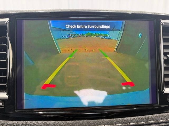Used 2024 Chrysler Pacifica Limited w/ Uconnect Theater Family Group FWD image 18