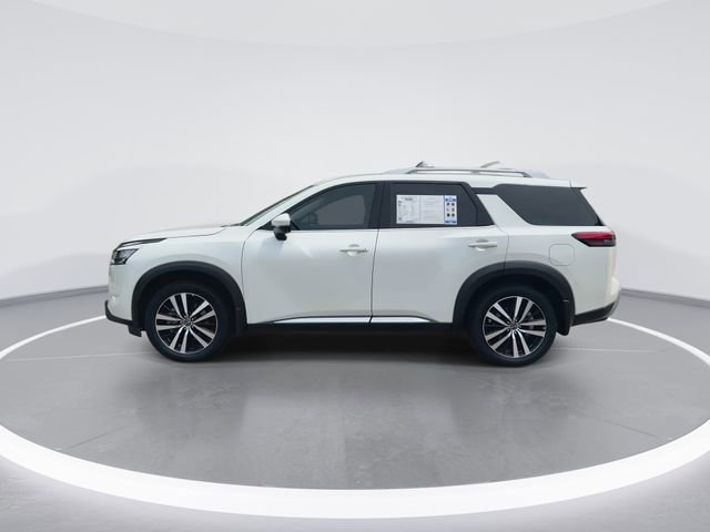 Used 2024 Nissan Pathfinder Platinum w/ Cargo Package AWD/4WD image 5