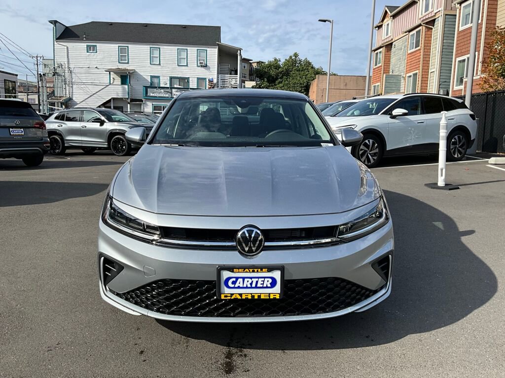 New 2025 Volkswagen Jetta SE image 2