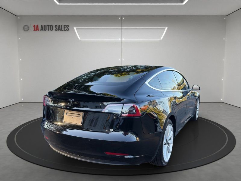 Used 2019 Tesla Model 3 Standard Range Plus image 5