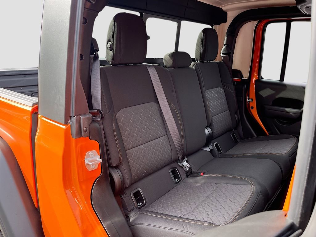 Certified 2025 Jeep Gladiator Mojave image 24