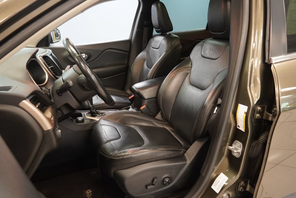 Used 2014 Jeep Cherokee Limited AWD/4WD image 3