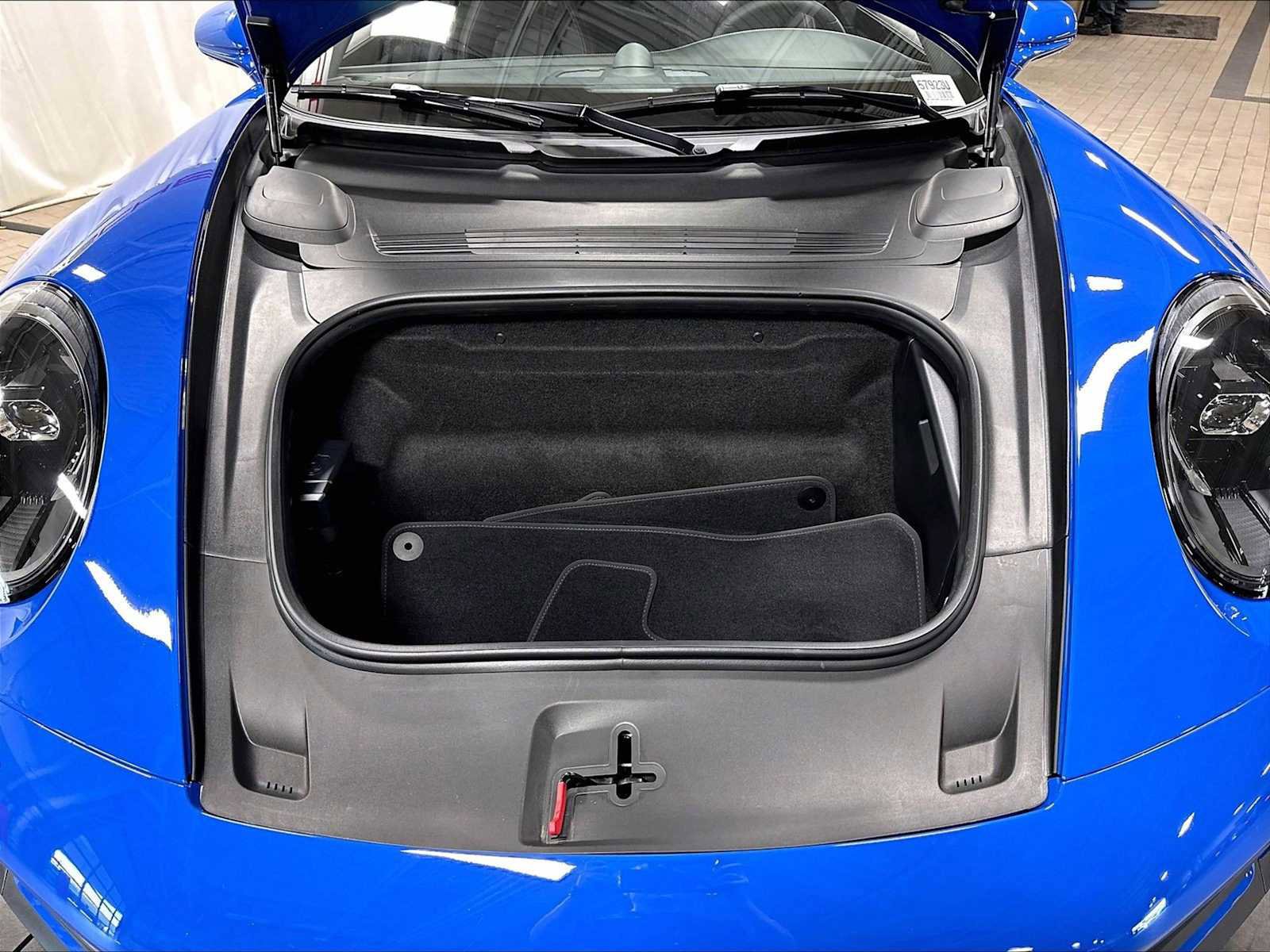 Used 2025 Porsche 911 Carrera RWD image 38